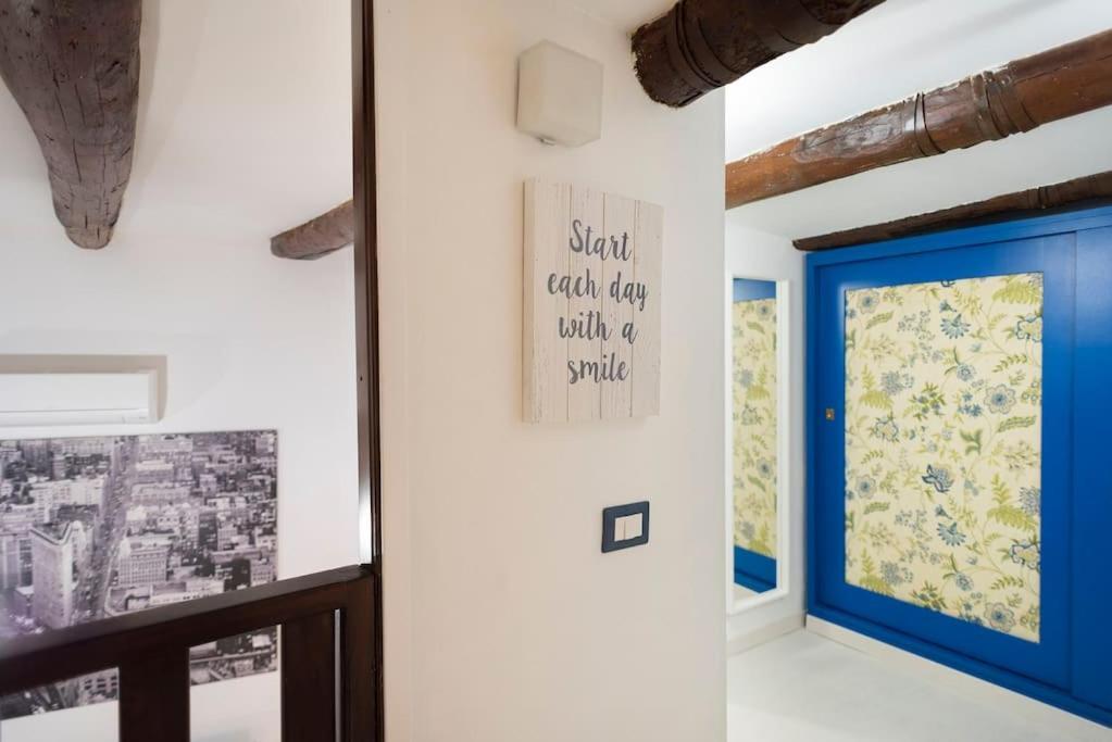 Apartment La Casetta Sui Gradoni, Nel Cuore Del Centro Naples